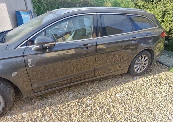 Ford Mondeo cena 30000 przebieg: 331245, rok produkcji 2015 z Zwierzyniec małe 137